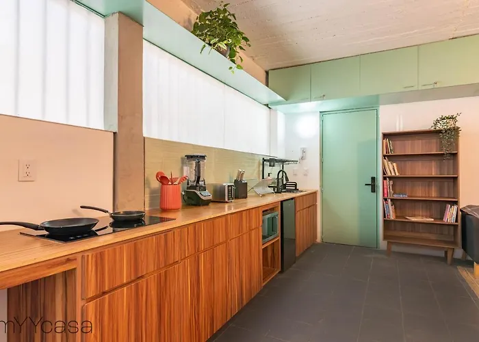 Comfortable Apt. W/ Terrace & Lovely Lighting 101 Apartamento