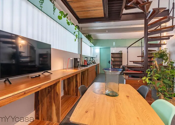 Comfortable Apt. W/ Terrace & Lovely Lighting 101 Apartamento *