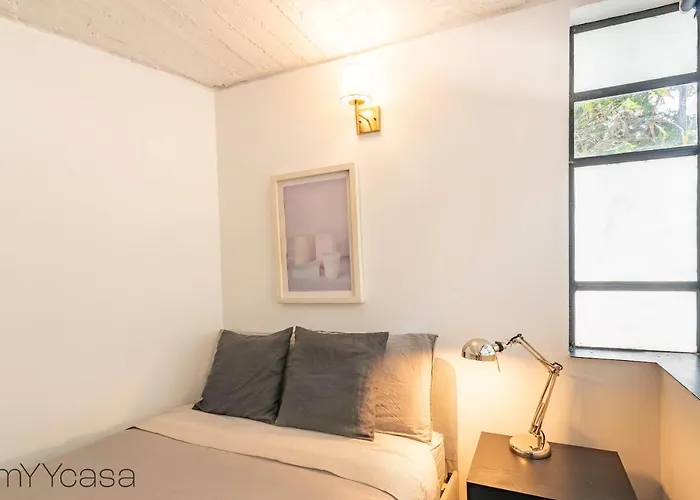 Apartamento Comfortable Apt. W/ Terrace & Lovely Lighting 101