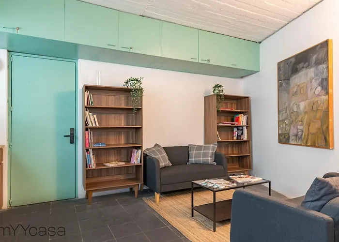Comfortable Apt. W/ Terrace & Lovely Lighting 101 *
